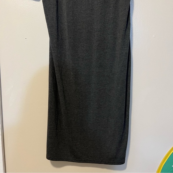 Old Navy | Maxi Maternity Dress - Picture 4 of 9